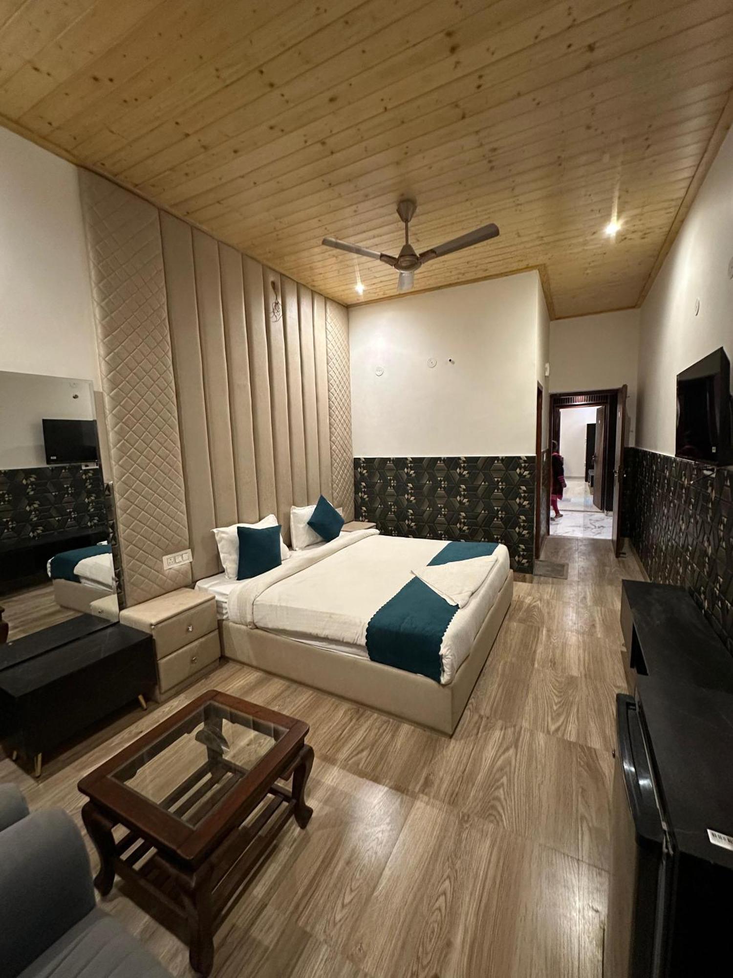Hotel La Casca Experience Zirakpur Exteriér fotografie